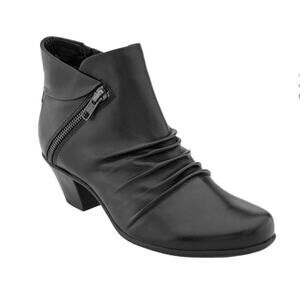 Earth Pegasus Black Soft Leather Booties with Original Box Size 8.5